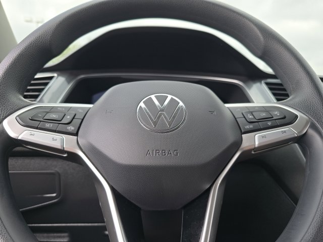 Used 2022 Volkswagen Tiguan S image 16