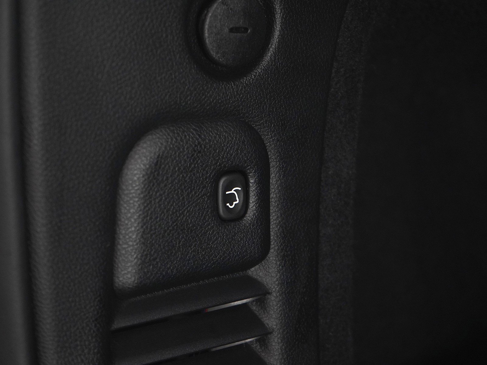 Used 2021 Dodge Durango R/T w/ Tow 'N Go Group image 17