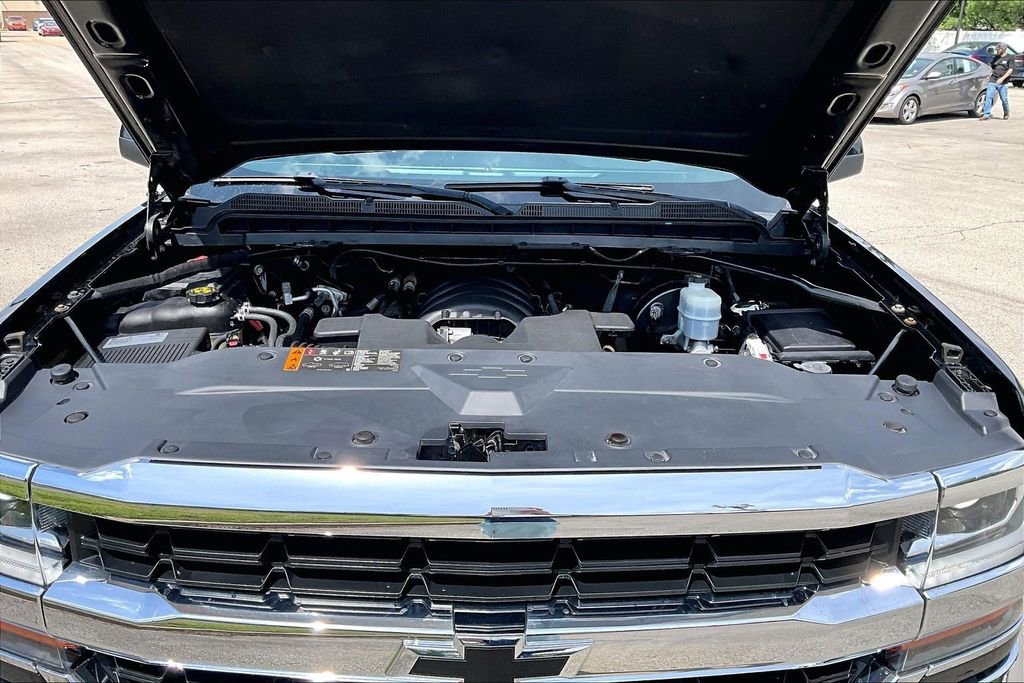Used 2018 Chevrolet Silverado 1500 LT w/ All Star Edition AWD/4WD image 11
