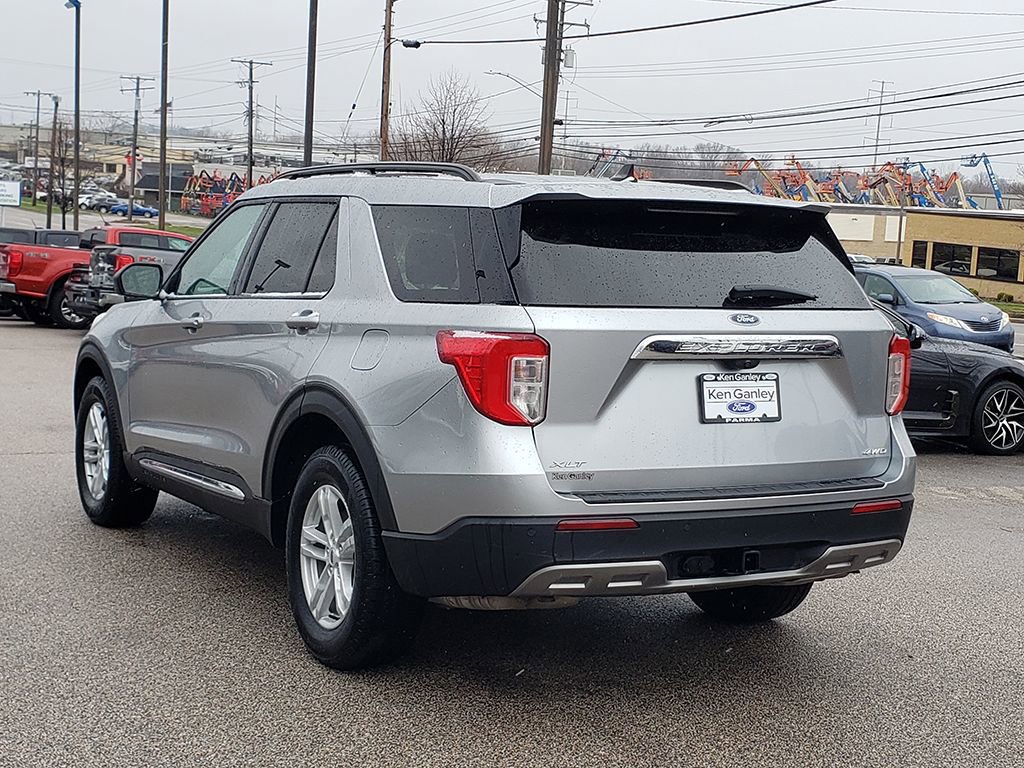 Certified 2022 Ford Explorer XLT w/ Equipment Group 202A image 7