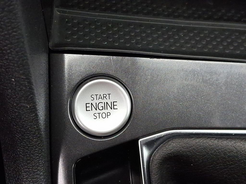 Used 2024 Volkswagen Tiguan Wolfsburg Edition image 27