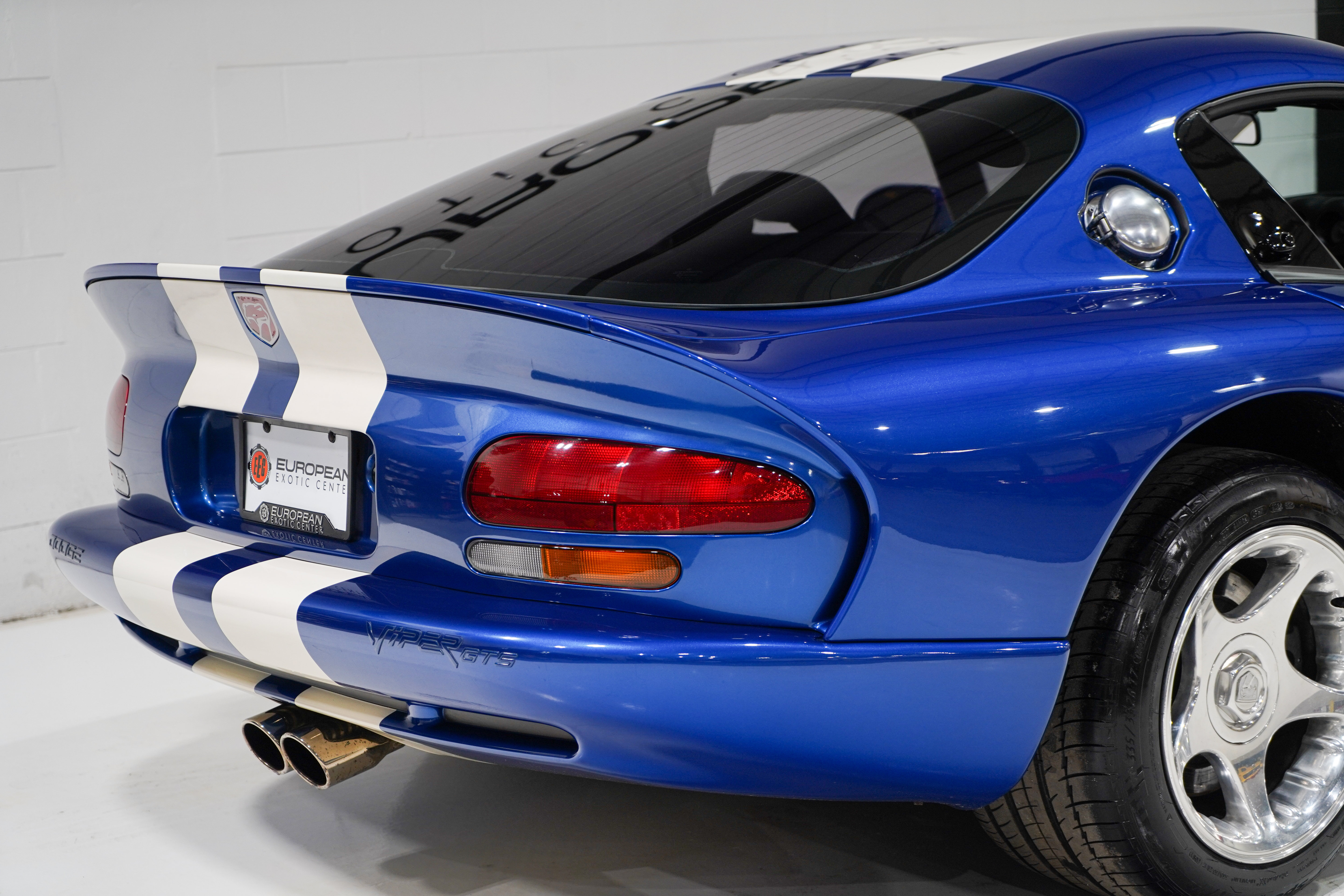 Used 1997 Dodge Viper GTS RWD image 8