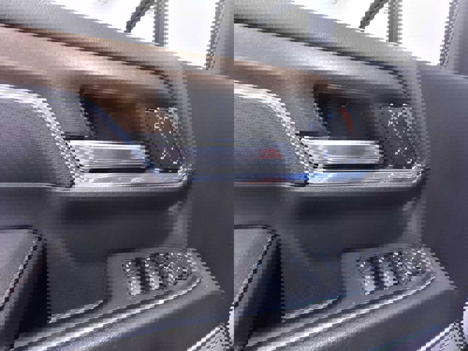 Used 2024 Chevrolet Silverado 2500 High Country w/ High Country Premium Package image 12