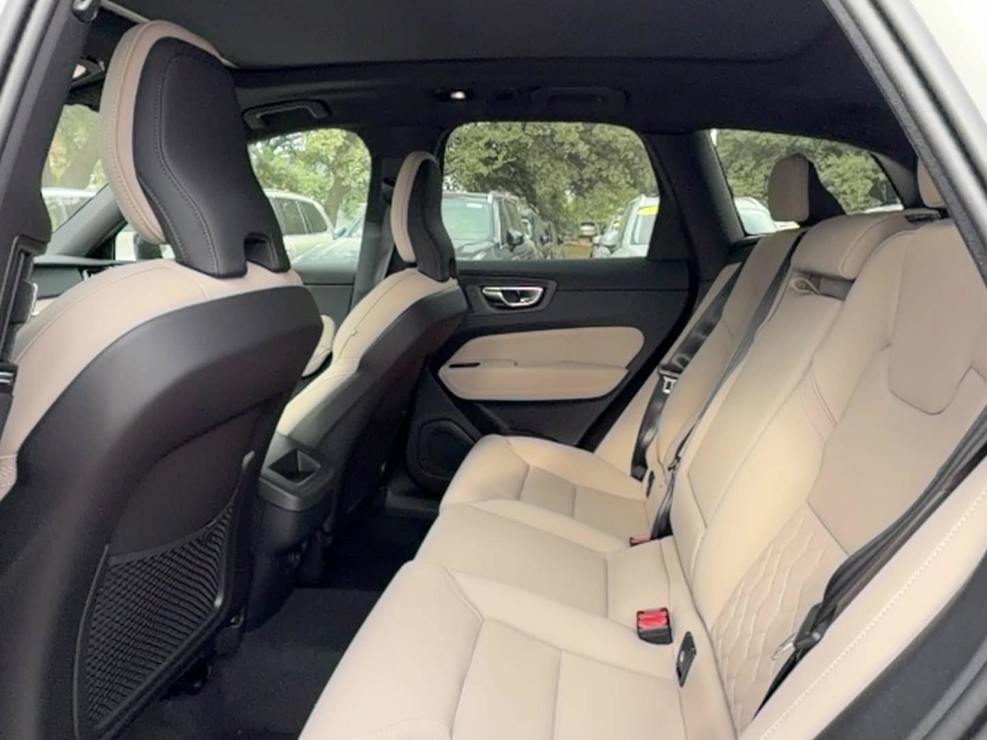 New 2027 Volvo XC60 B5 Core AWD/4WD image 15