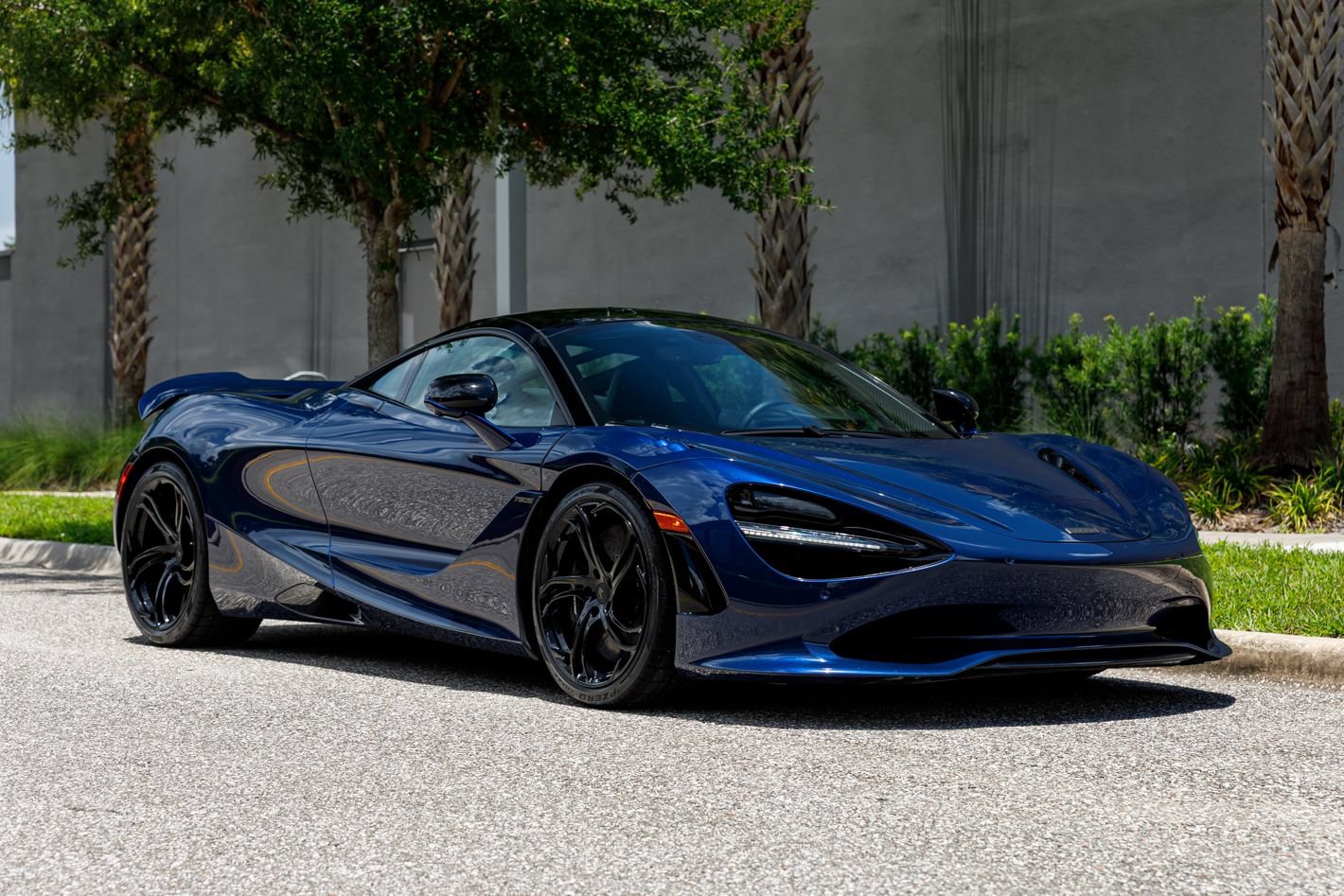 Used 2025 McLaren 750S RWD image 6