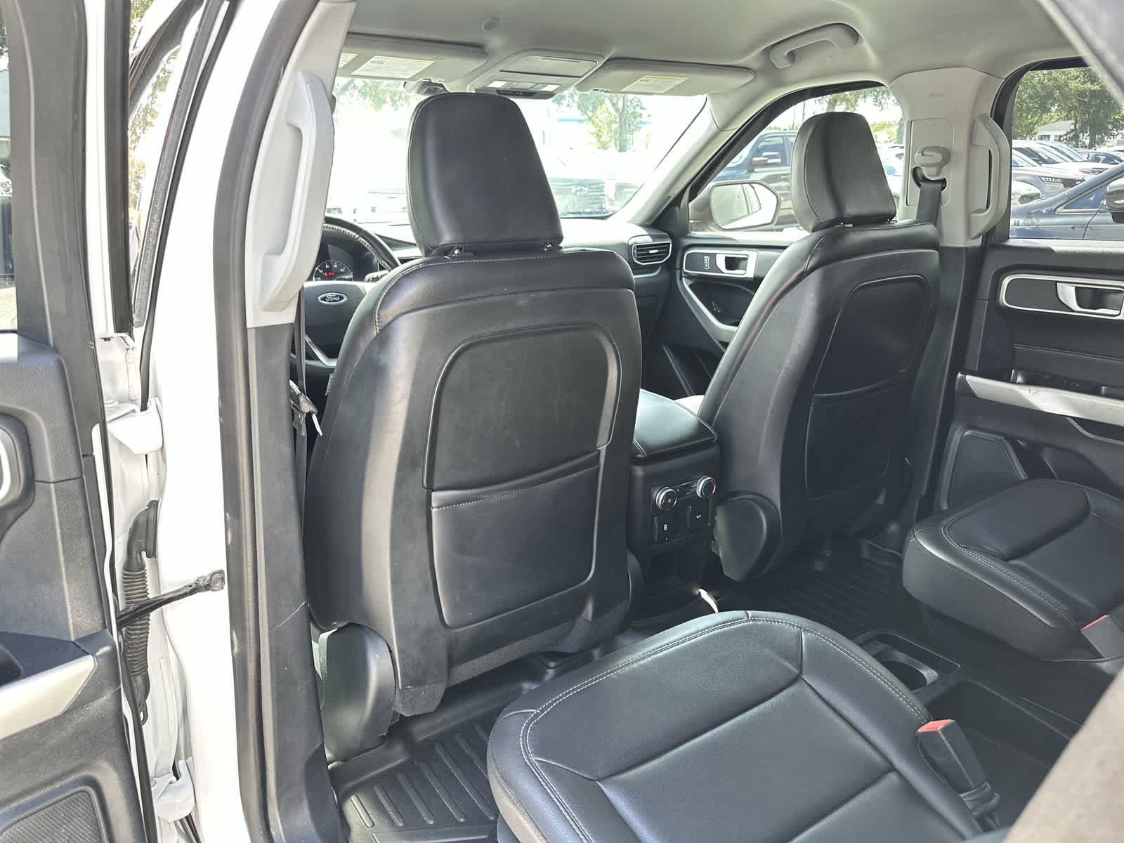 Used 2020 Ford Explorer XLT w/ Equipment Group 202A RWD image 17