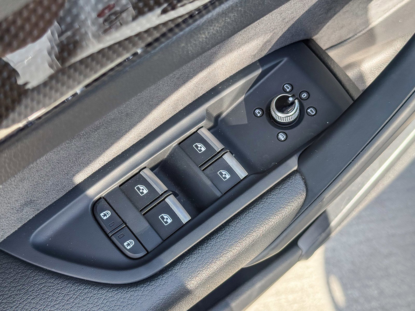 Used 2022 Audi SQ5 Premium w/ Convenience Package image 24