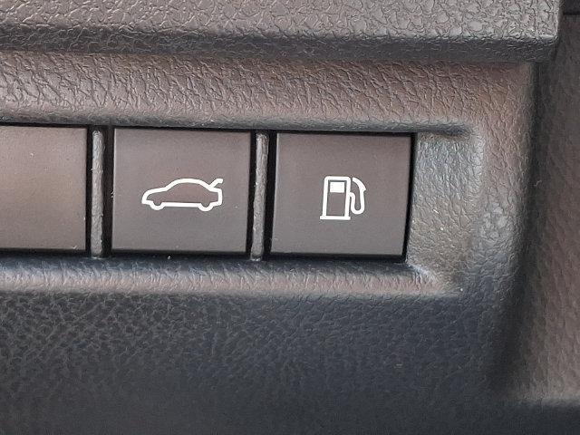 Used 2025 Toyota Camry LE FWD image 24
