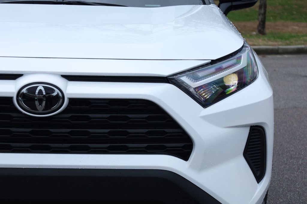 Used 2025 Toyota RAV4 XLE image 19
