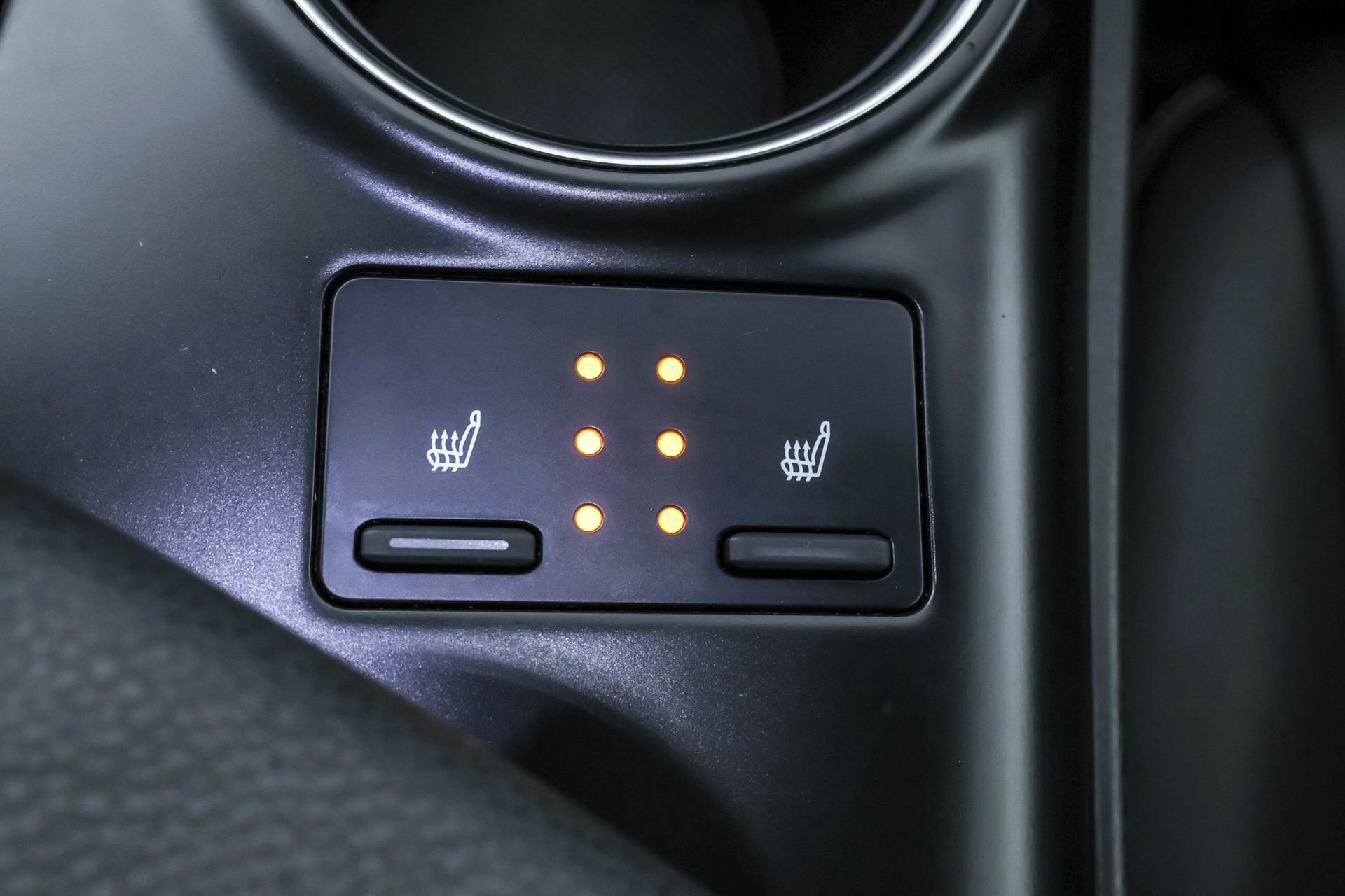 Used 2018 Toyota Camry XSE image 9