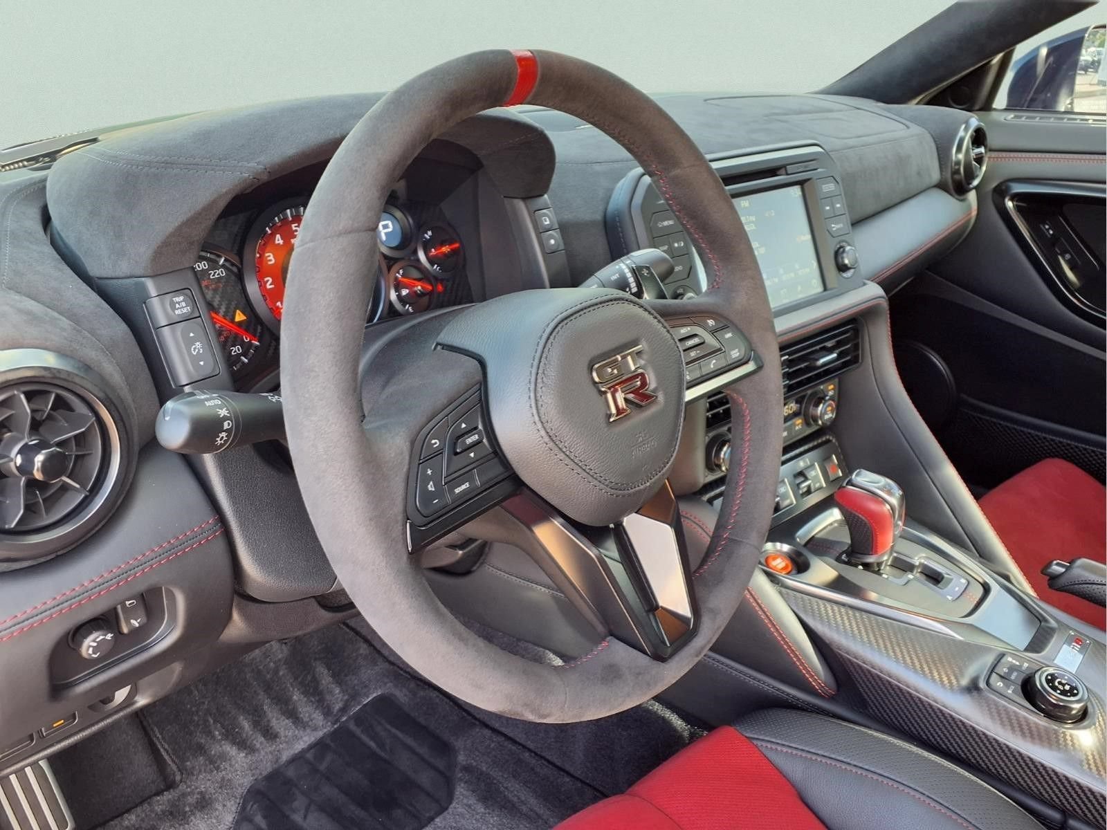Used 2021 Nissan GT-R NISMO AWD/4WD image 14