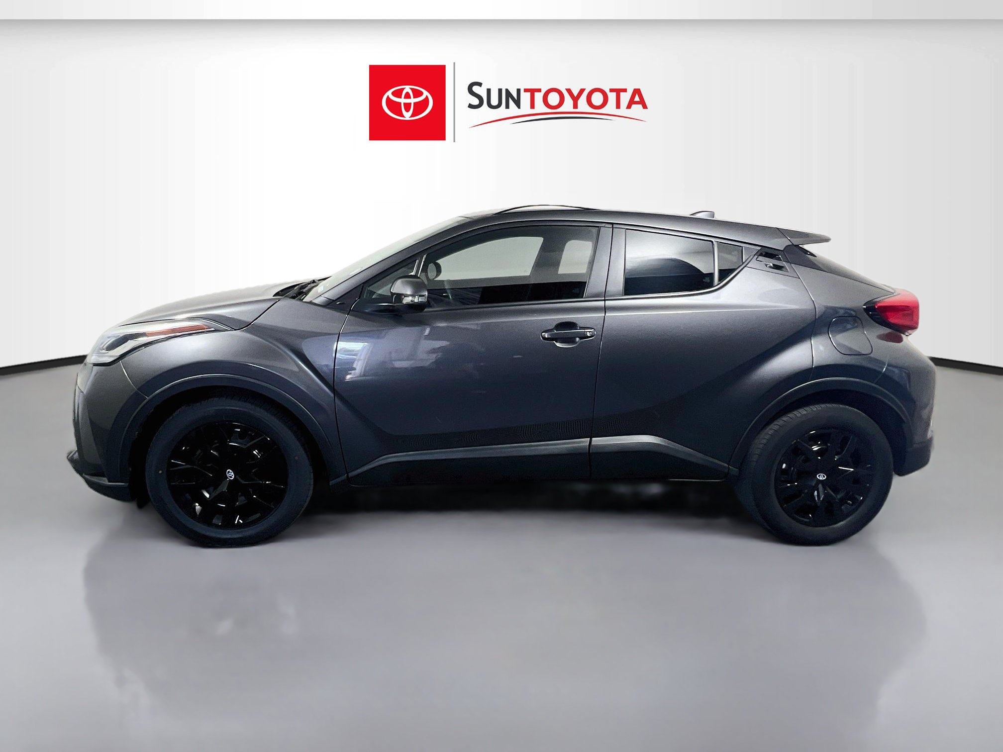 Used 2021 Toyota C-HR LE FWD image 7