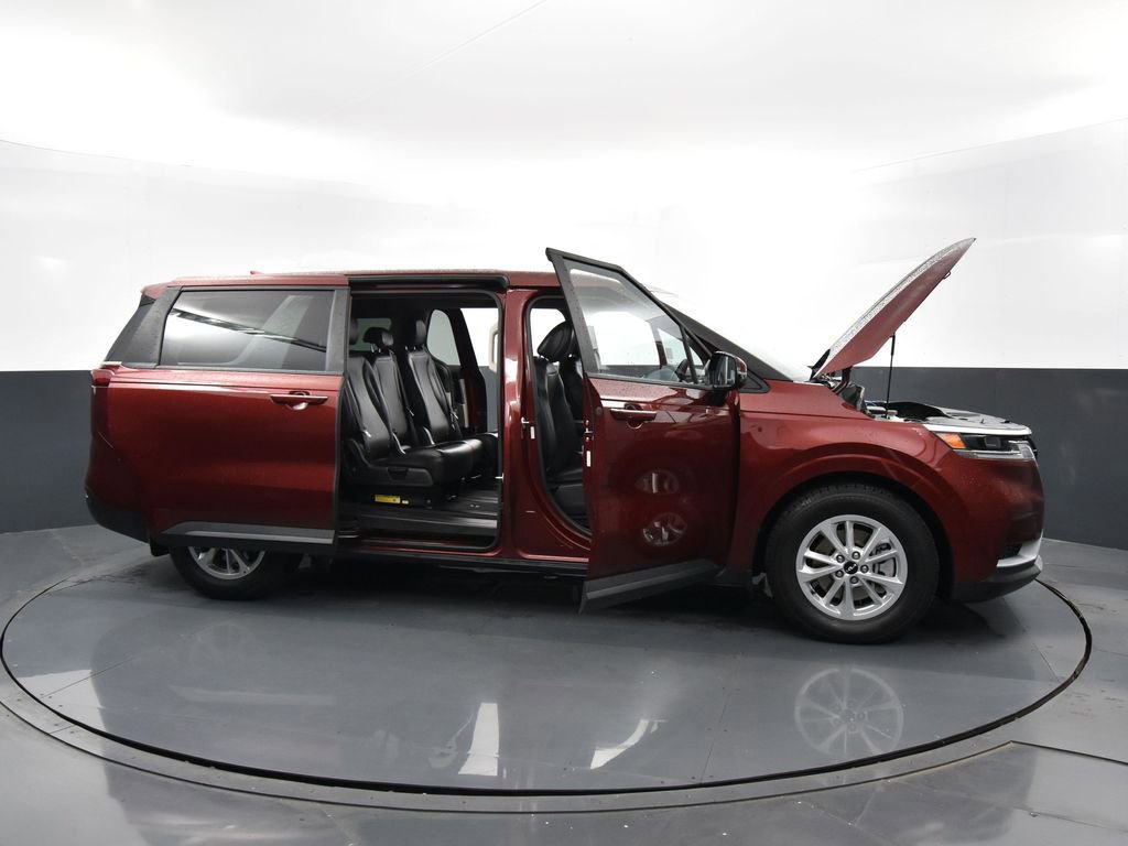 Used 2024 Kia Carnival LX FWD image 46
