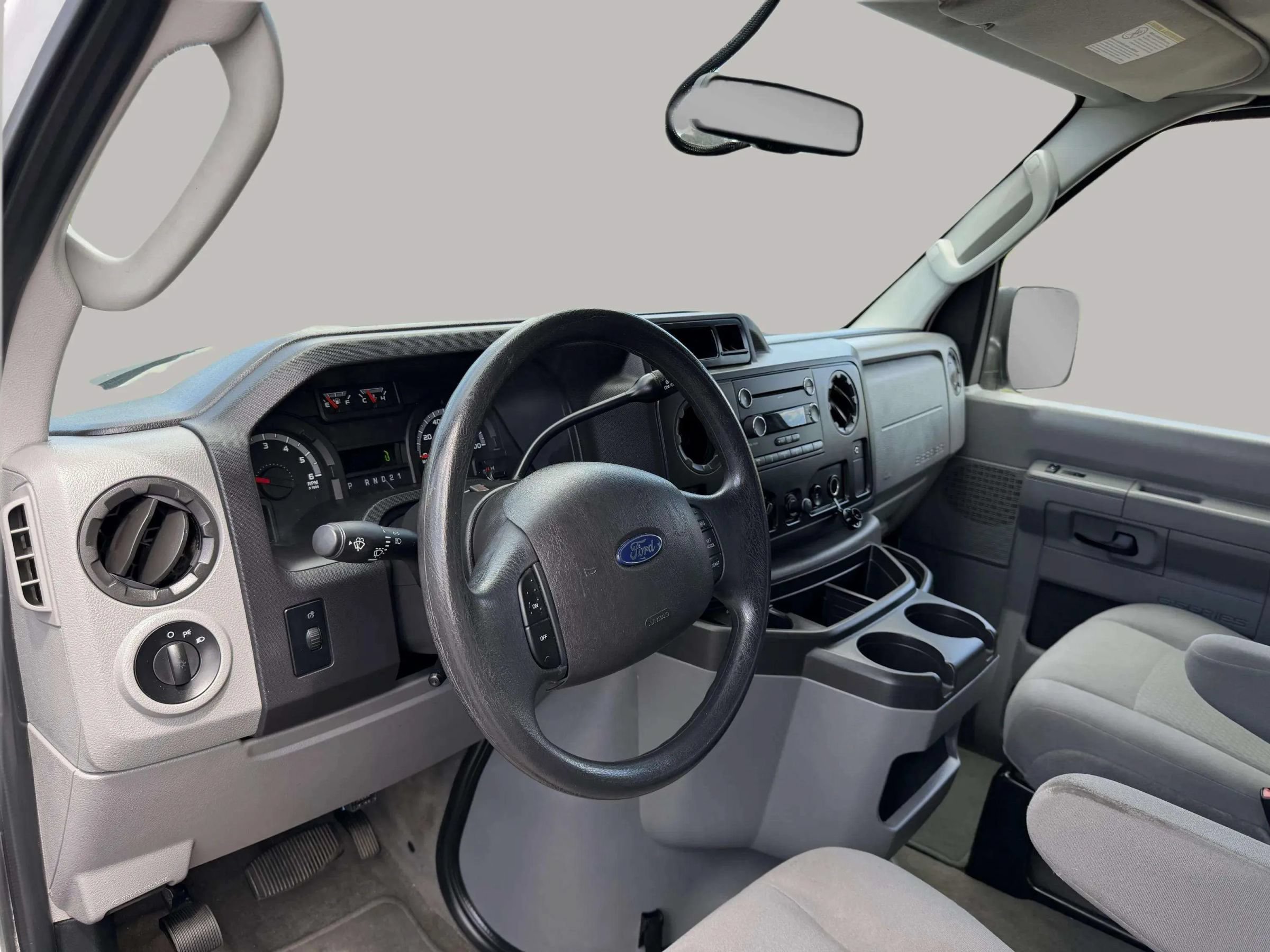 Used 2012 Ford E-350 and Econoline 350 XLT RWD image 13