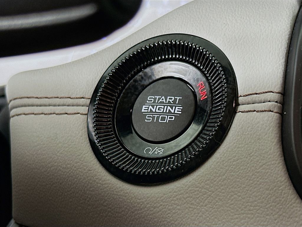 Used 2025 Jeep Compass Limited AWD/4WD image 22