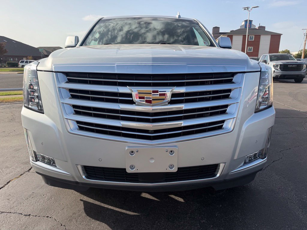 Used 2017 Cadillac Escalade ESV Luxury AWD/4WD image 8