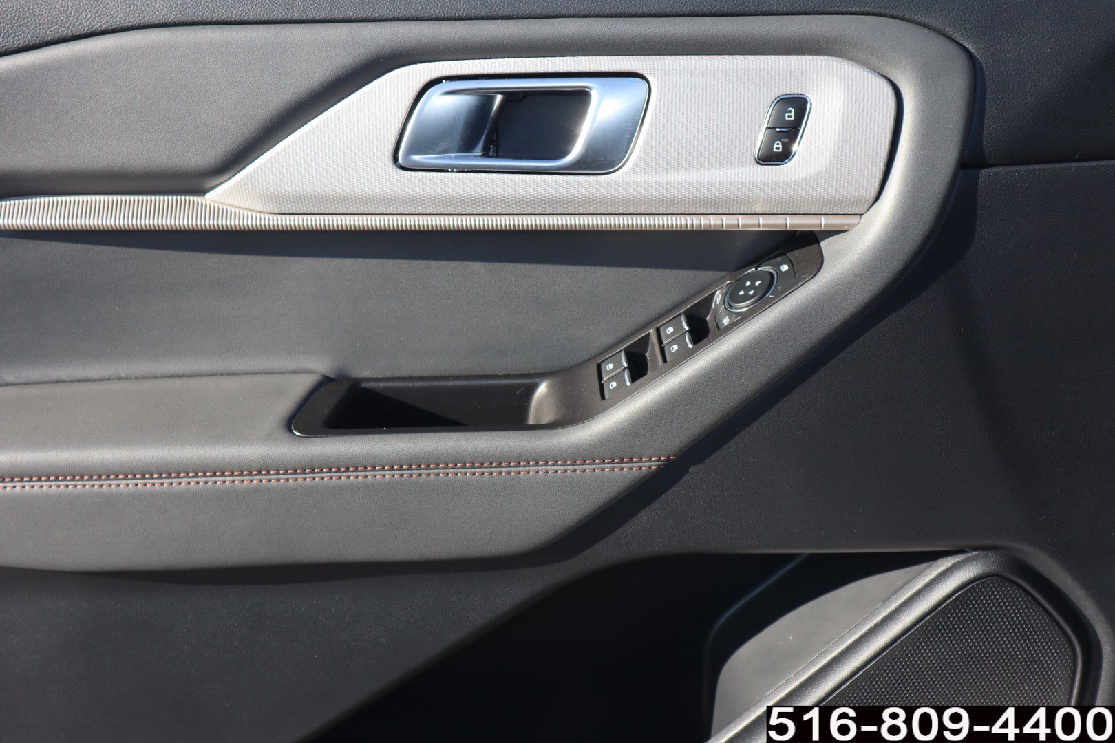 Used 2025 Ford Explorer Active image 17