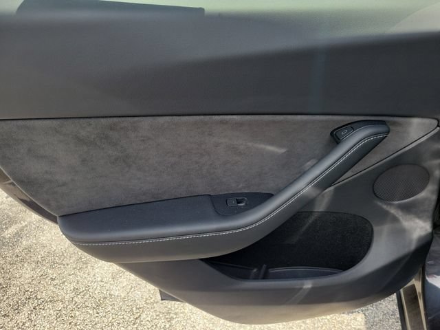 Used 2024 Tesla Model Y 2WD image 14