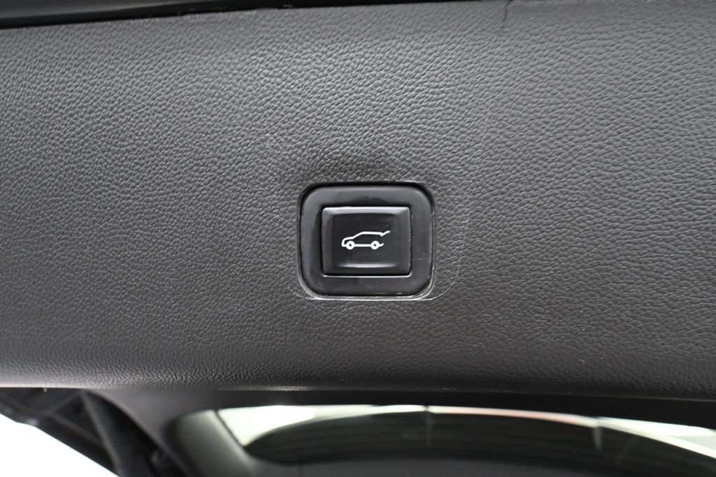 Used 2021 Chevrolet Traverse LT AWD/4WD image 37