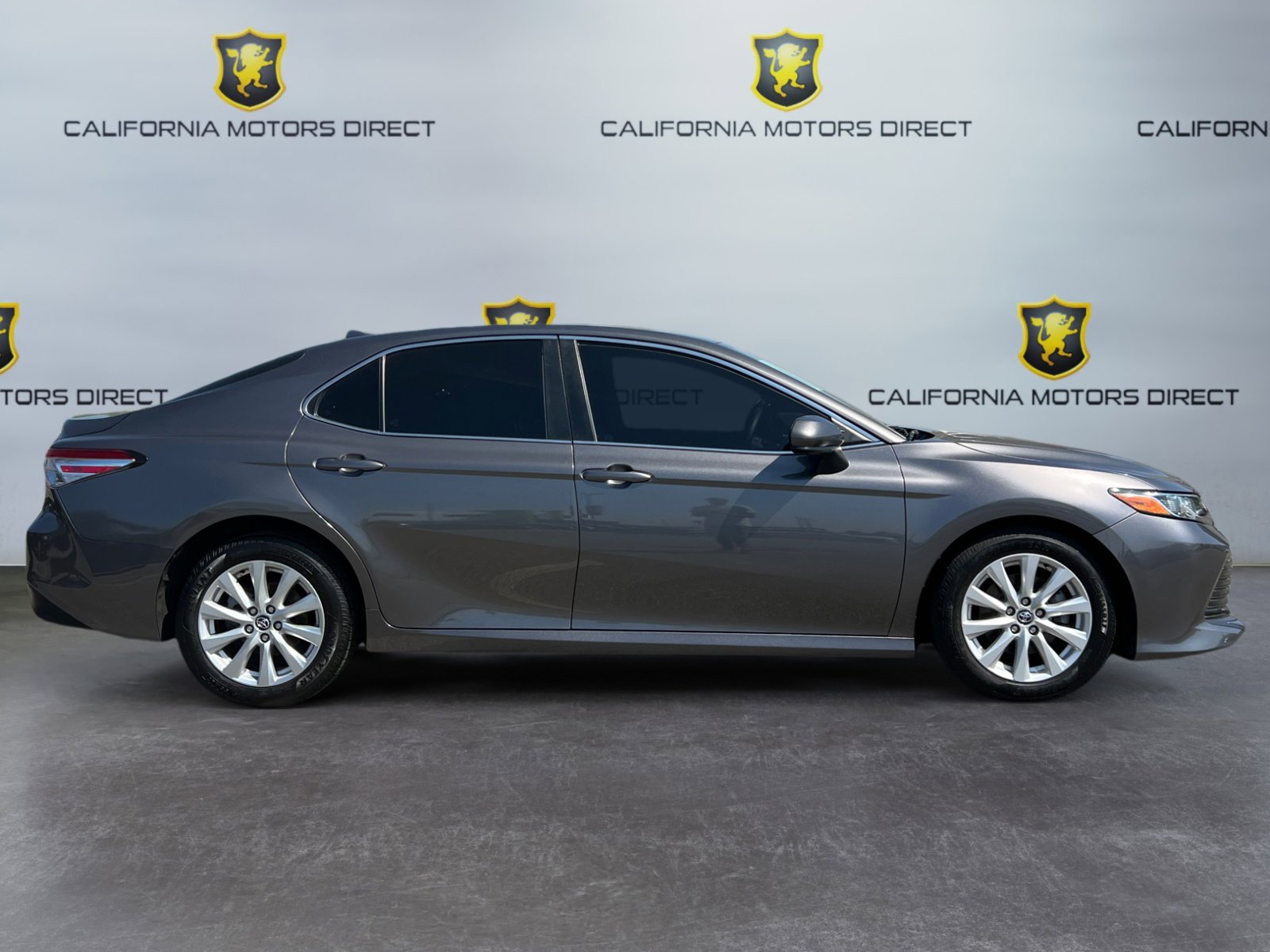Used 2020 Toyota Camry LE image 6