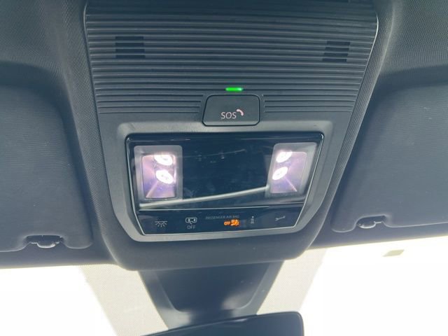 Used 2025 Volkswagen Atlas Cross Sport SE image 23