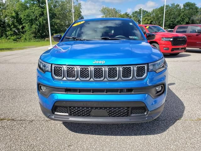 Used 2023 Jeep Compass Latitude AWD/4WD image 9