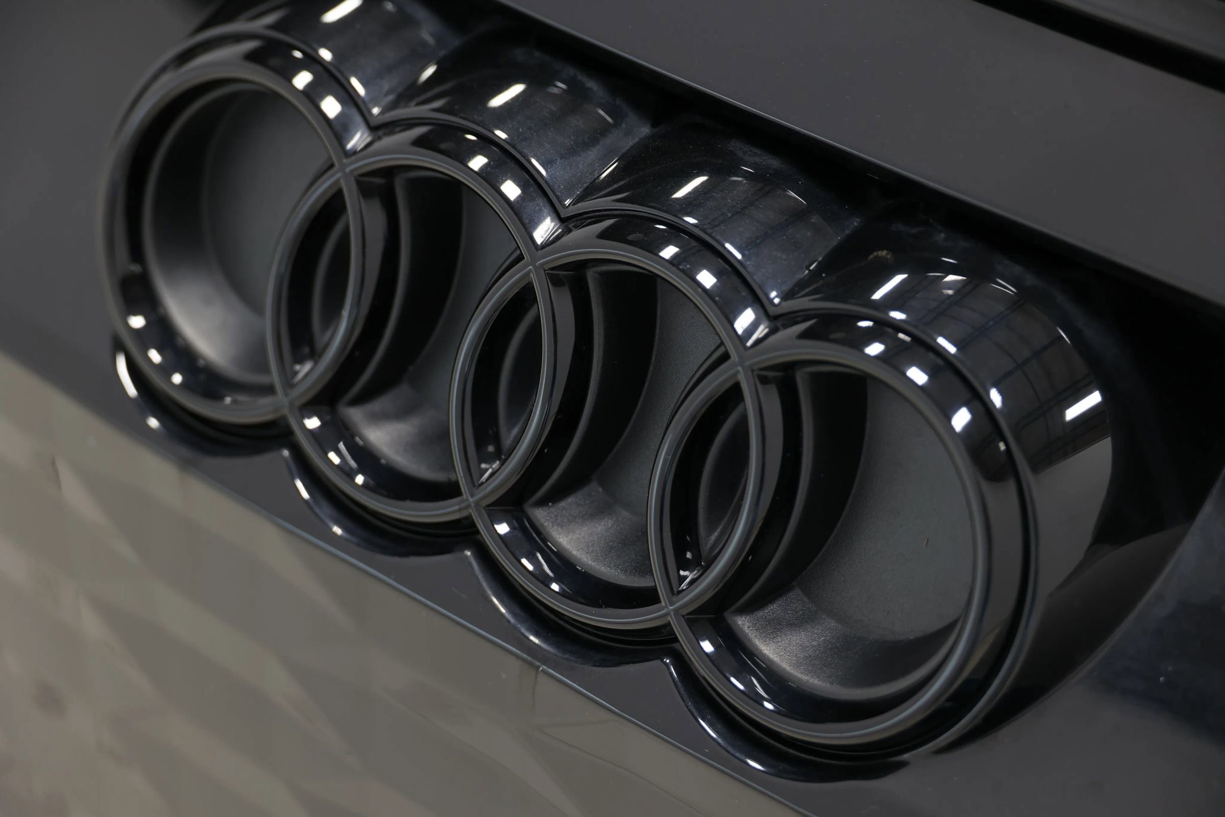 Used 2022 Audi RS e-tron GT w/ Carbon Performance Package image 98