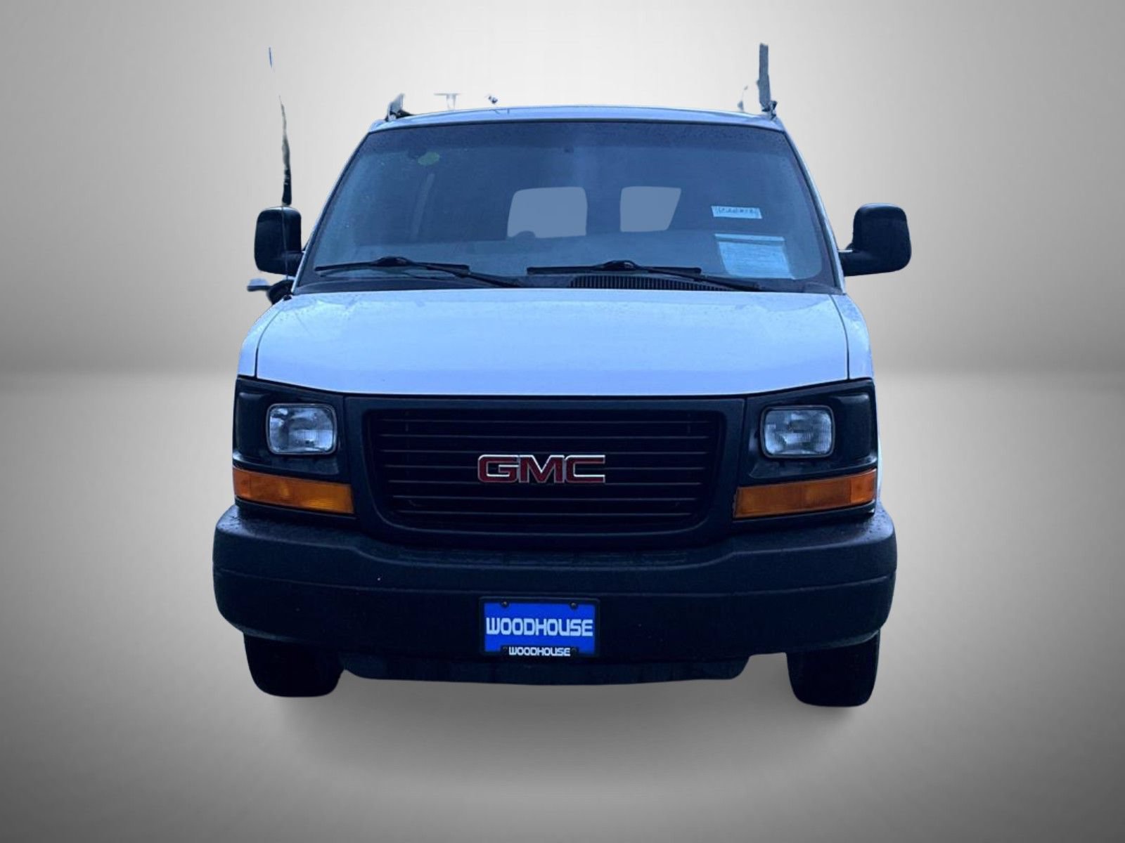 Used 2016 GMC Savana 2500 RWD image 2