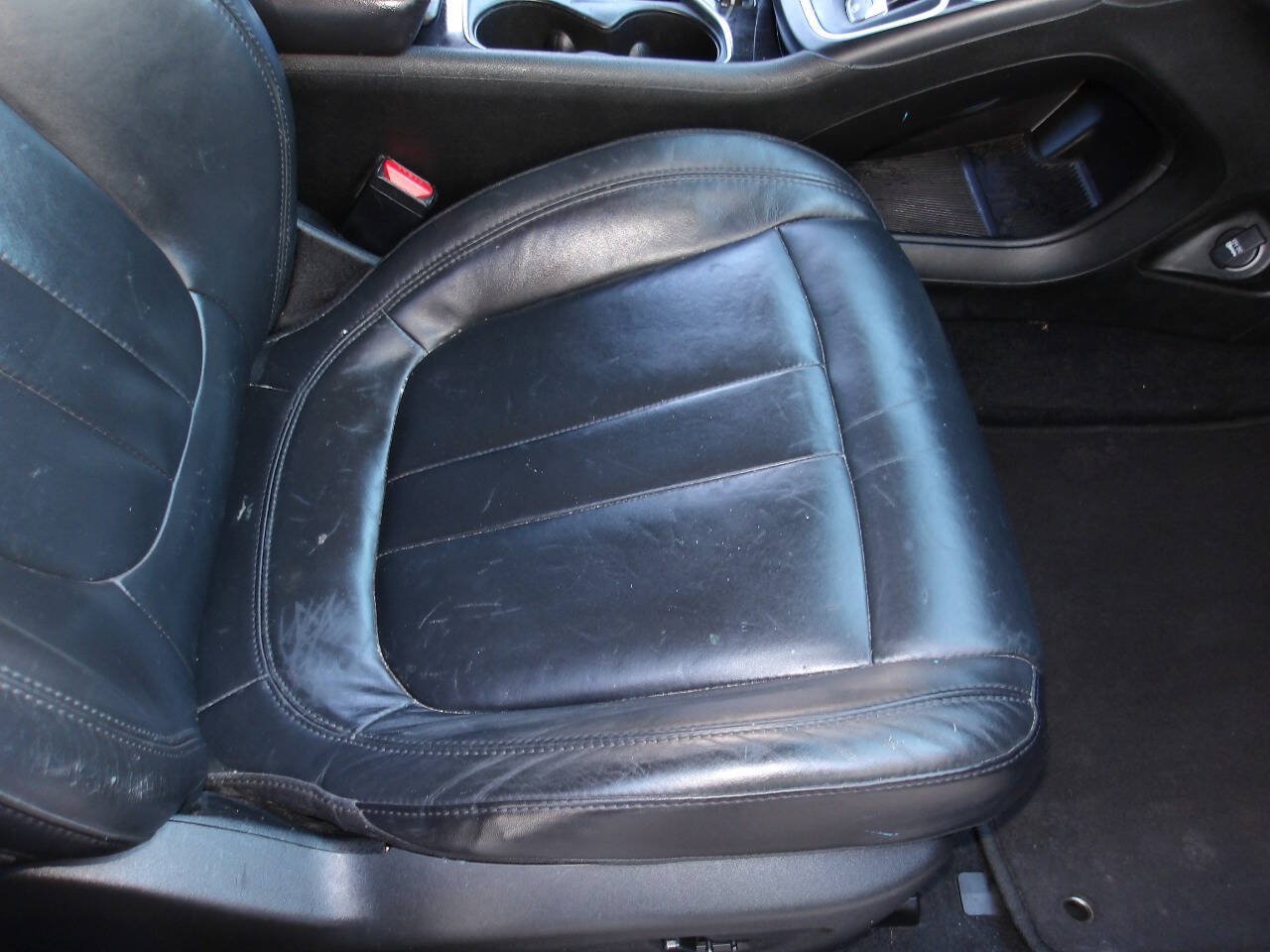 Used 2015 Chrysler 200 C FWD image 18