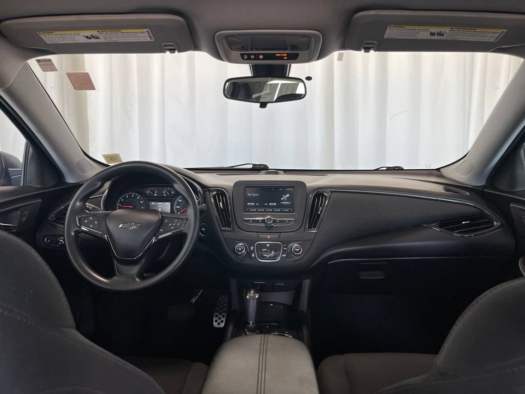 Used 2017 Chevrolet Malibu LT FWD image 9