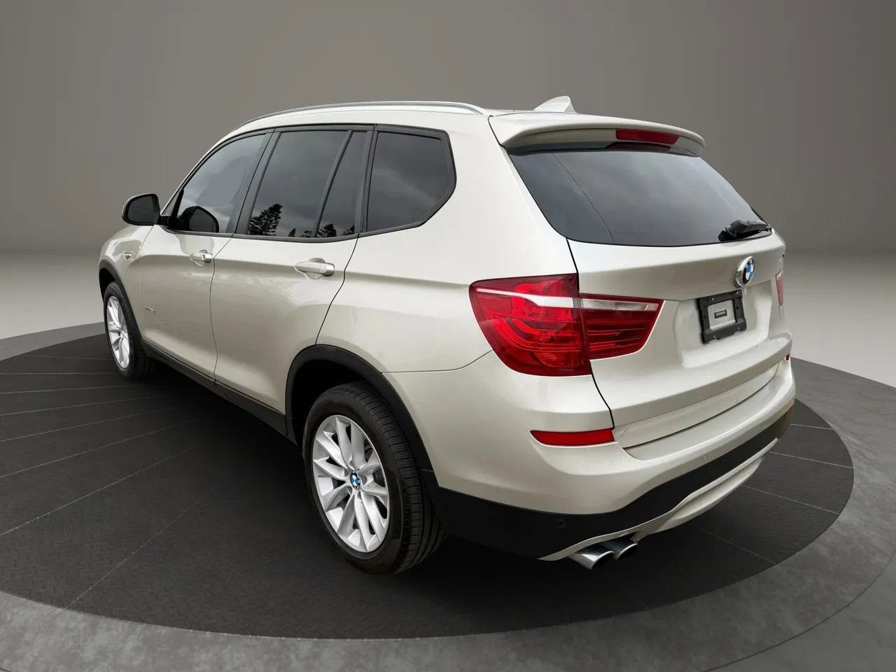 Used 2017 BMW X3 sDrive28i image 7