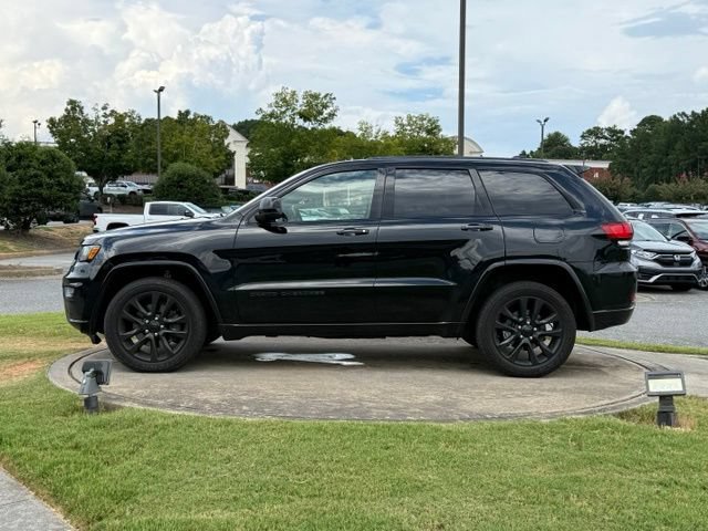 Used 2021 Jeep Grand Cherokee Laredo X AWD/4WD image 4