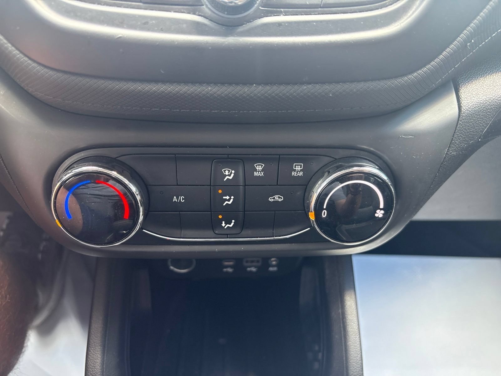 Used 2022 Chevrolet TrailBlazer LS FWD image 23