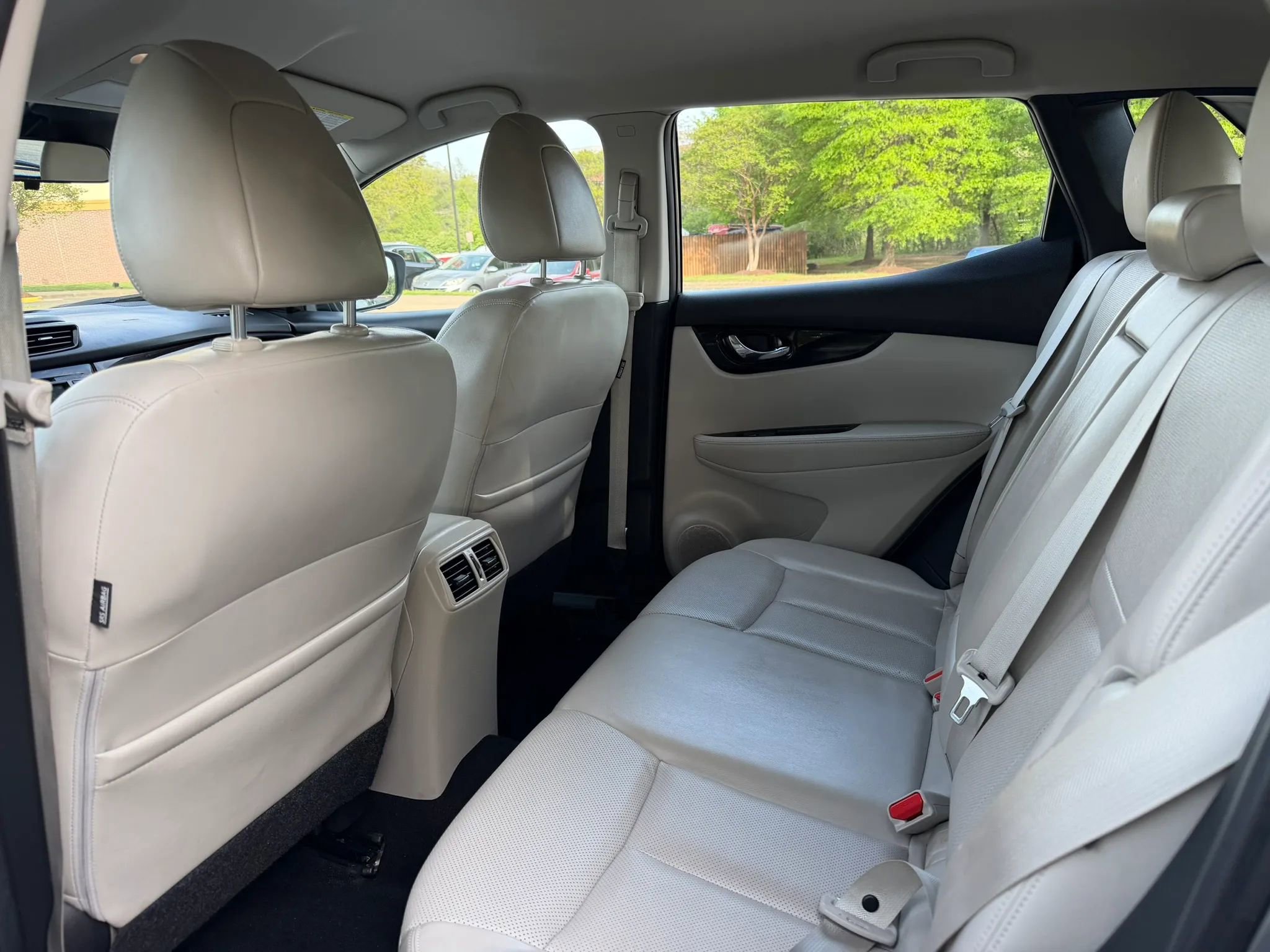 Used 2022 Nissan Rogue Sport SL image 7