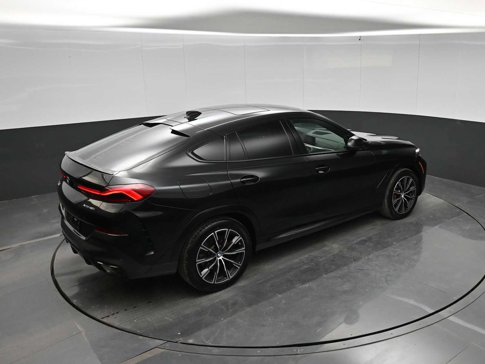Used 2023 BMW X6 xDrive40i w/ M Sport Package AWD/4WD image 32