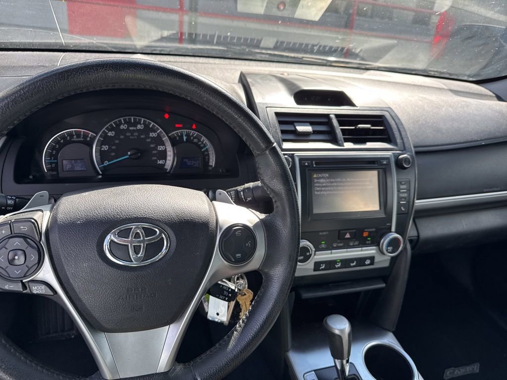 Used 2014 Toyota Camry SE image 8