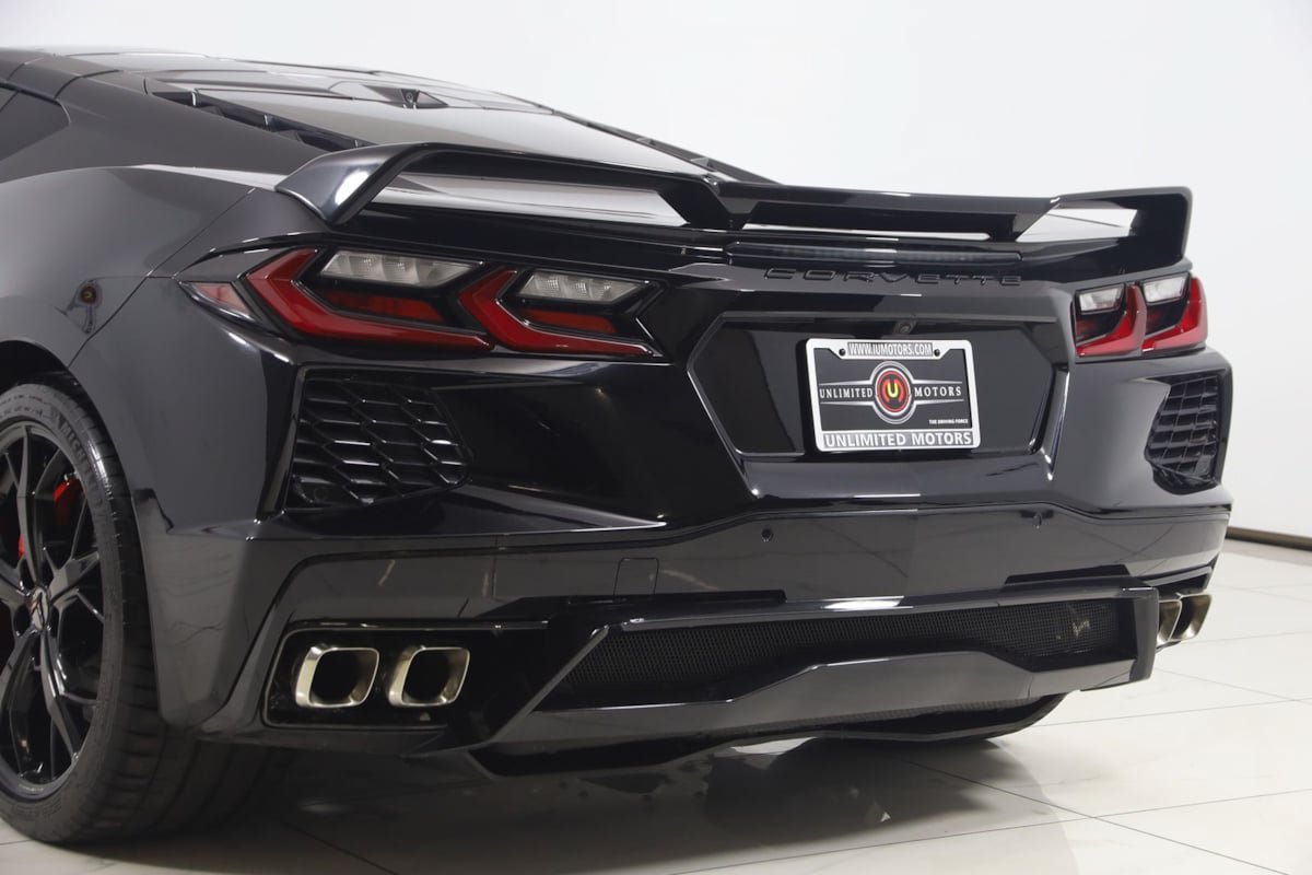 Used 2021 Chevrolet Corvette Stingray Premium Cpe w/ Z51 Performance Package RWD image 32