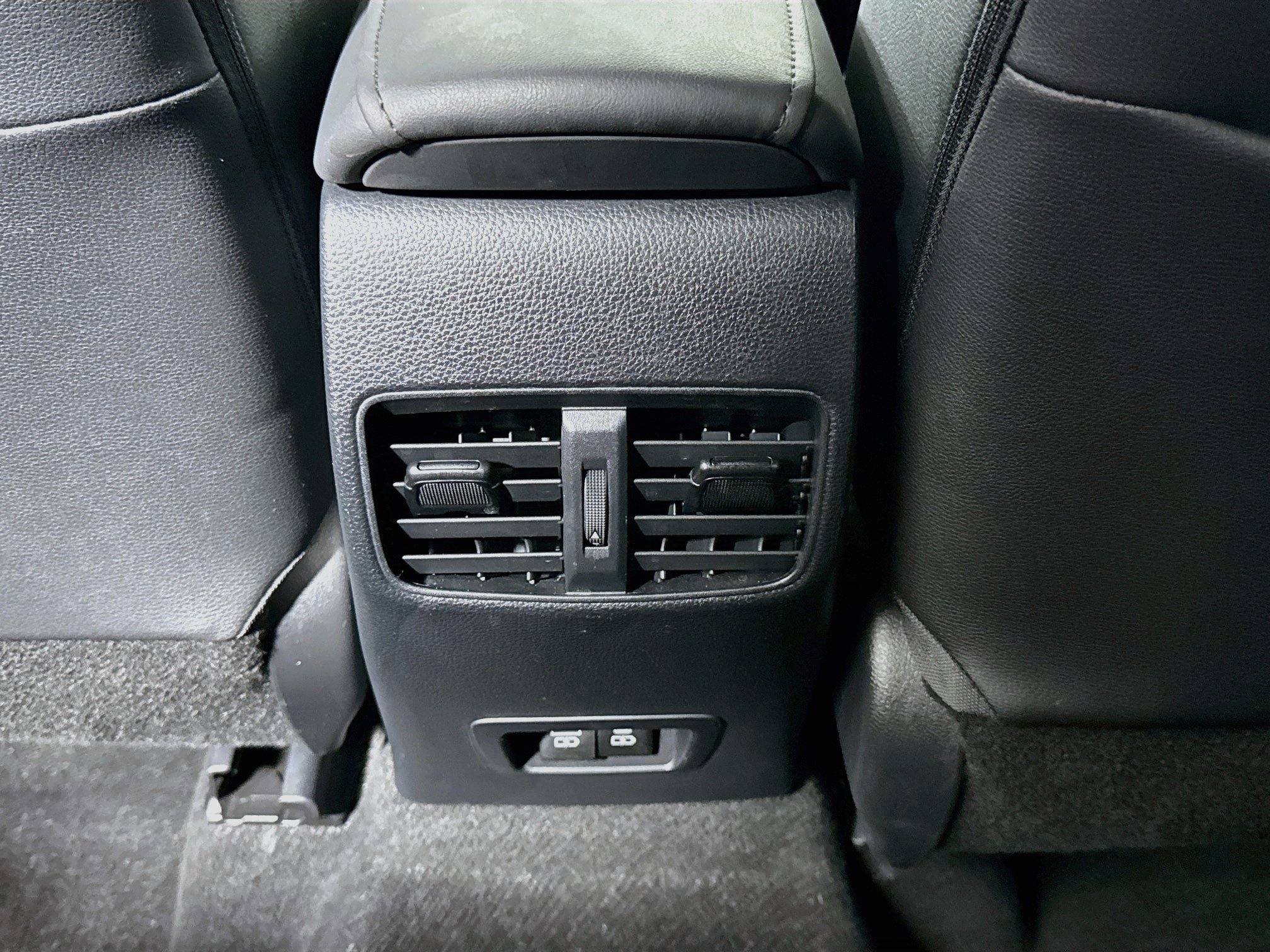 Used 2022 Toyota Corolla Cross XLE w/ Convenience Package FWD image 23