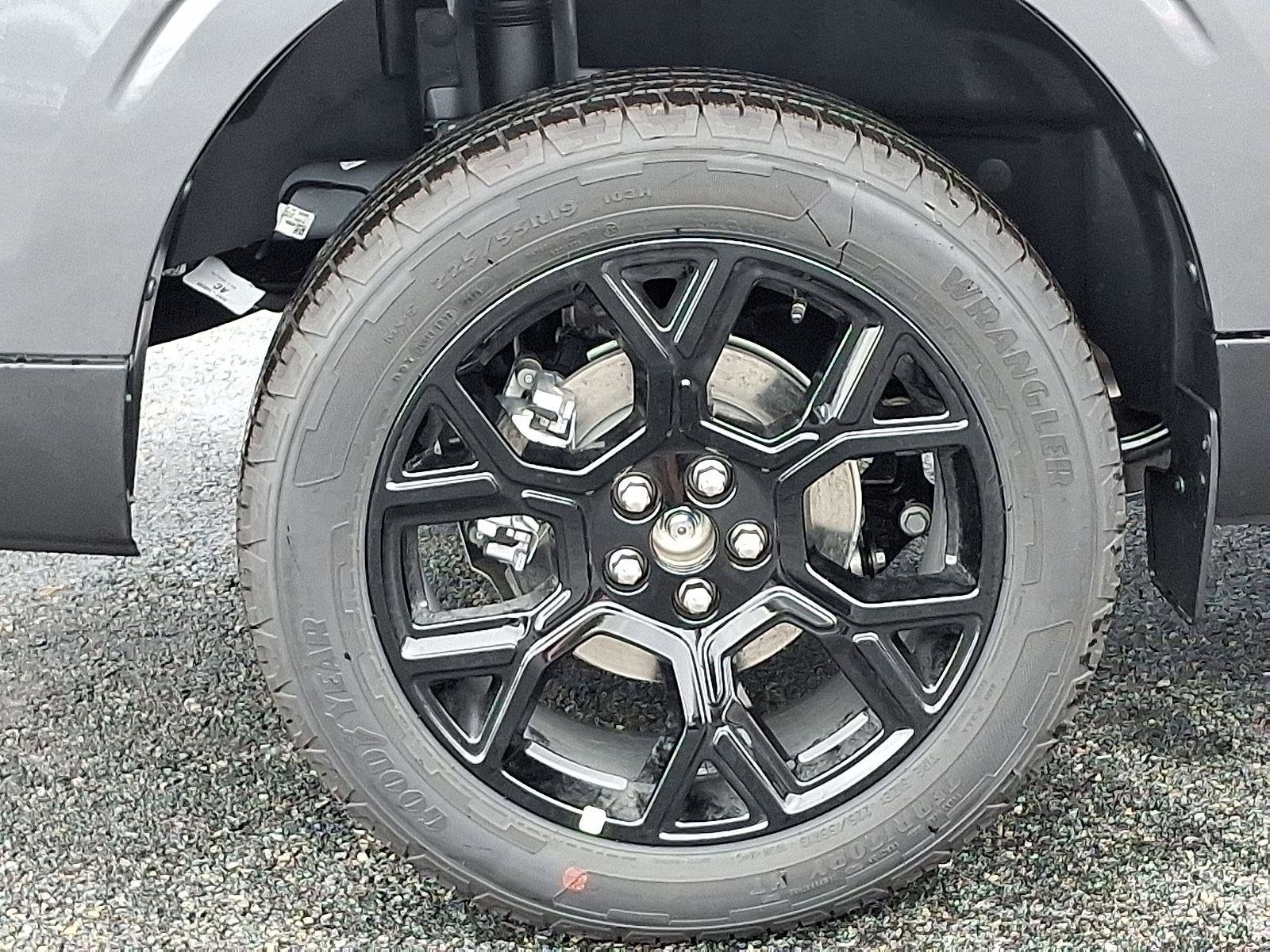 New 2025 Ford Maverick XLT w/ XLT Luxury Package image 5