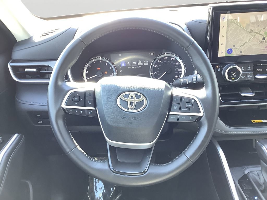 Used 2024 Toyota Highlander XLE image 19