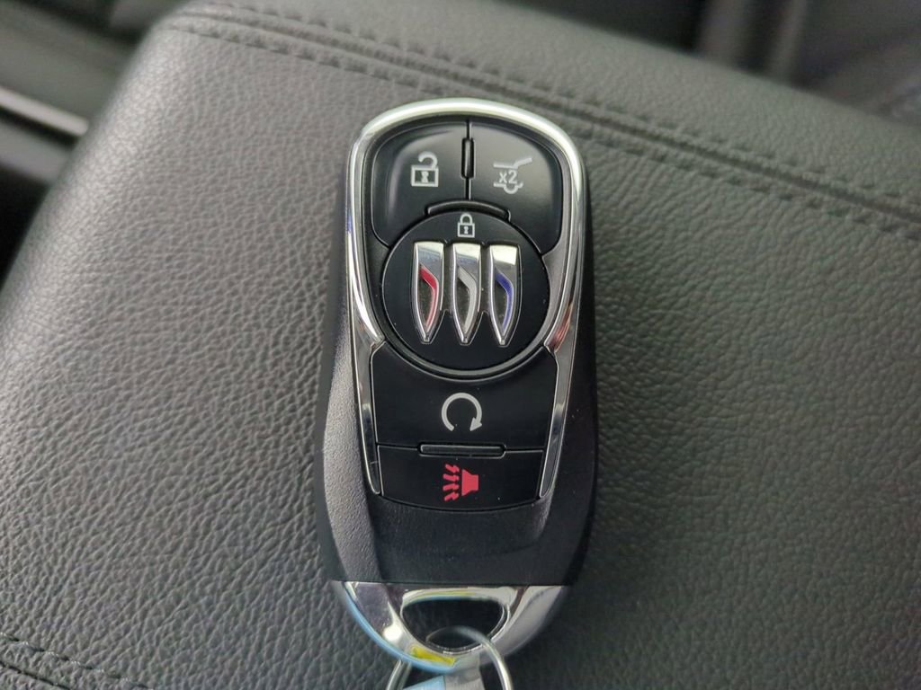 Used 2025 Buick Encore GX Avenir w/ Avenir Technology Package image 37