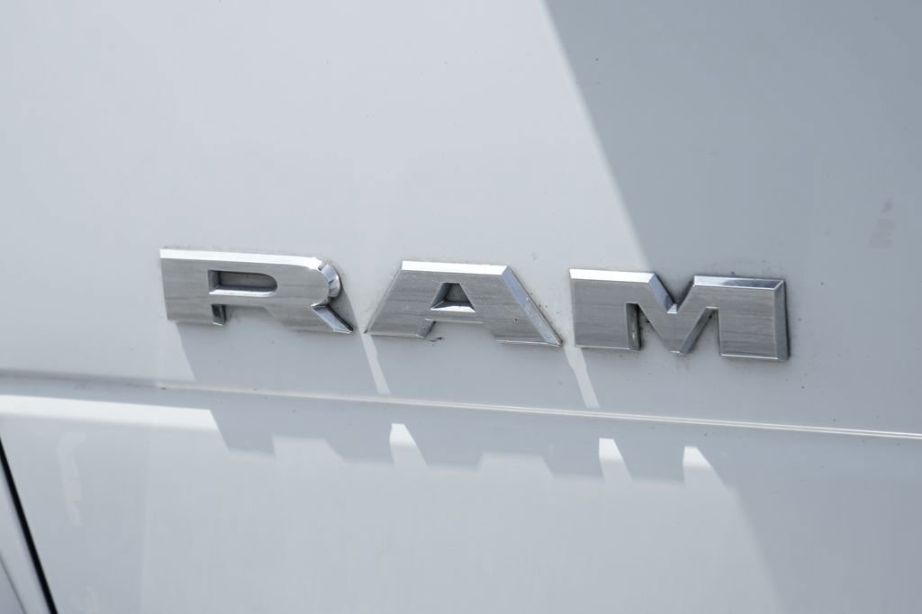 Used 2022 RAM 5500 SLT w/ Quick Order Package 27G SLT RWD image 48