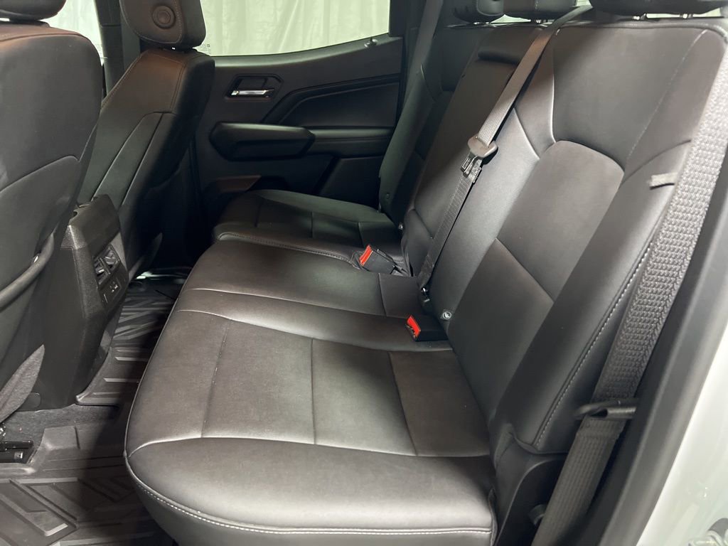 Used 2025 Chevrolet Colorado LT w/ LT Convenience Package image 21