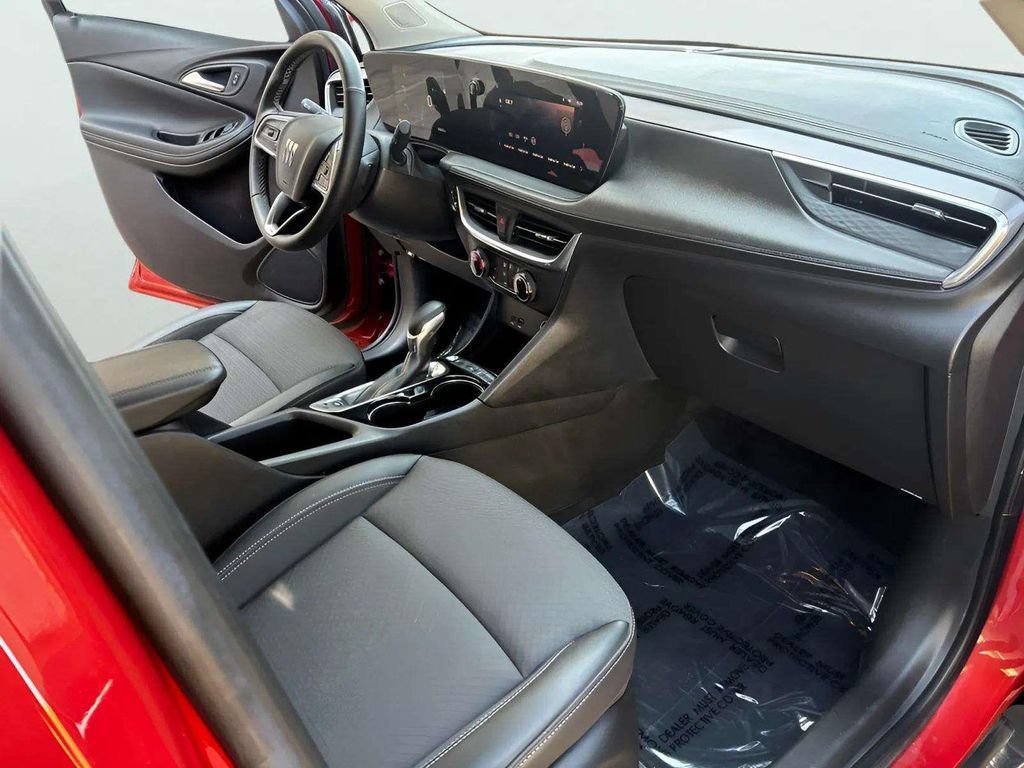 Used 2024 Buick Encore GX Preferred w/ Comfort Package FWD image 13