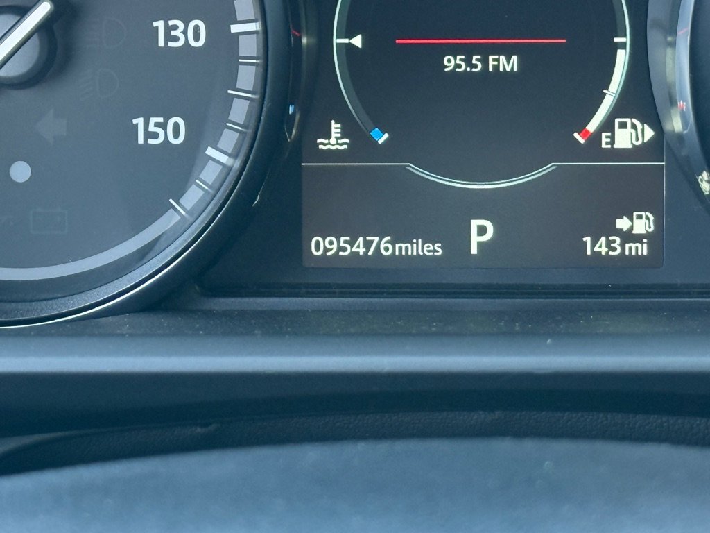 Used 2019 Land Rover Discovery SE image 22