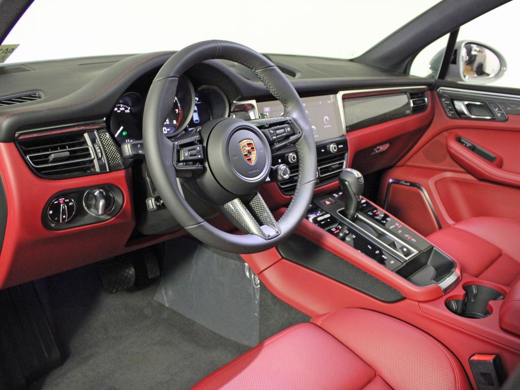 New 2026 Porsche Macan GTS image 4