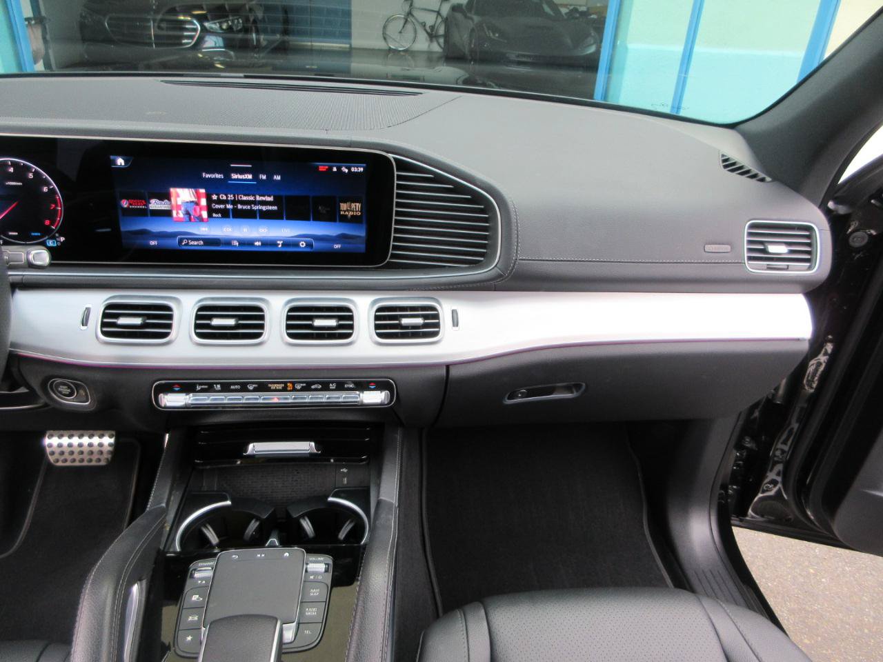 Used 2024 Mercedes-Benz GLS 450 4MATIC w/ AMG Line Exterior image 45
