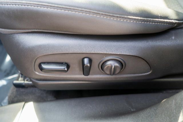 Used 2022 Buick Encore GX Select w/ Sport Touring Package FWD image 21