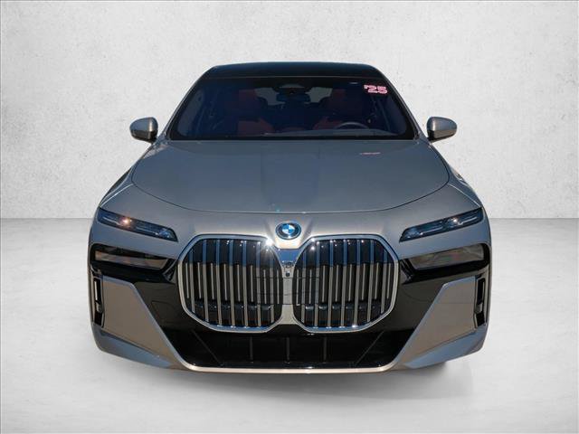 Used 2025 BMW 750e xDrive w/ Executive Package AWD/4WD image 2