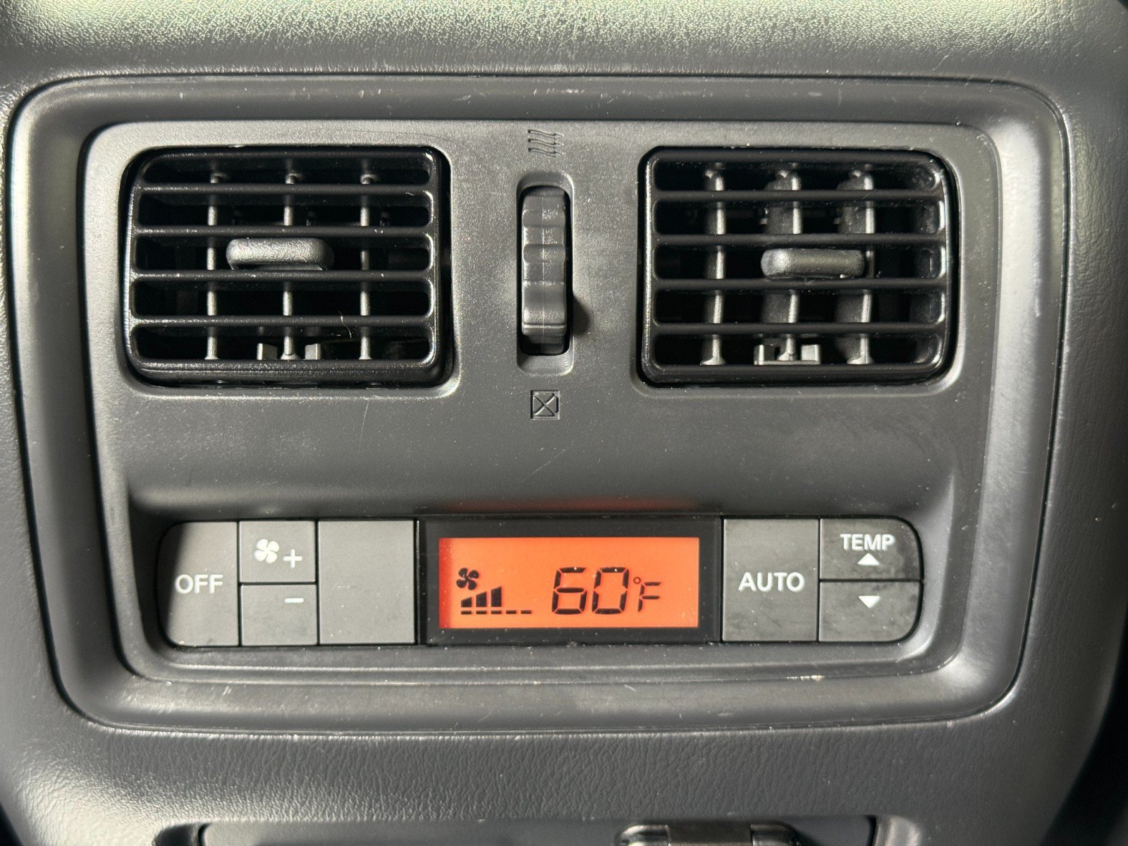 Used 2019 Nissan Pathfinder SL AWD/4WD image 35